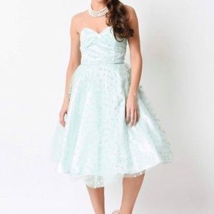 Iconic by Unique Vintage fit & flare Mint retro pinup Pinupgirl dress